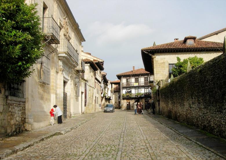 Free stock image of Street with traditional rustic houses created by David Pellon