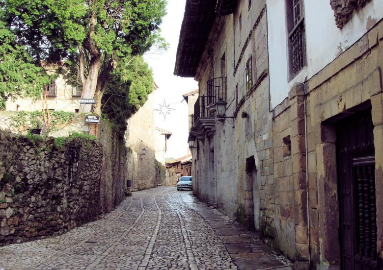 Free stock image of Street with traditional rustic houses created by David Pellon
