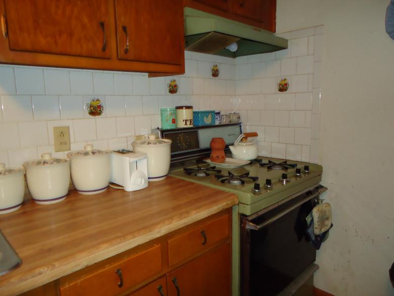 Free stock image of Kitchen Counter and Stove created by Katharine Sparrow
