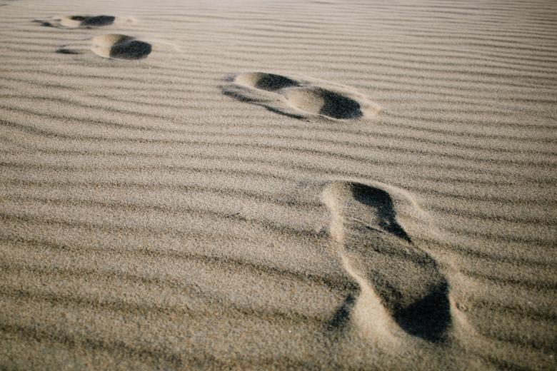 Free stock image of Footprints on the beach created by Luka