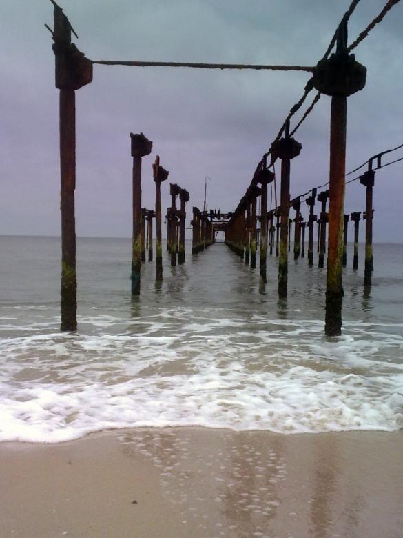 Free stock image of A Broken bridge in Sea created by Tona sam