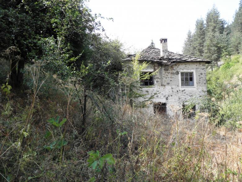 Free stock image of Old abandoned stone house created by Yuliy Ganev