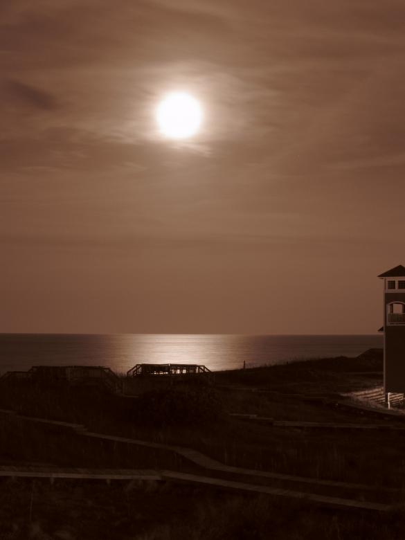 Free stock image of Moon created by Brian