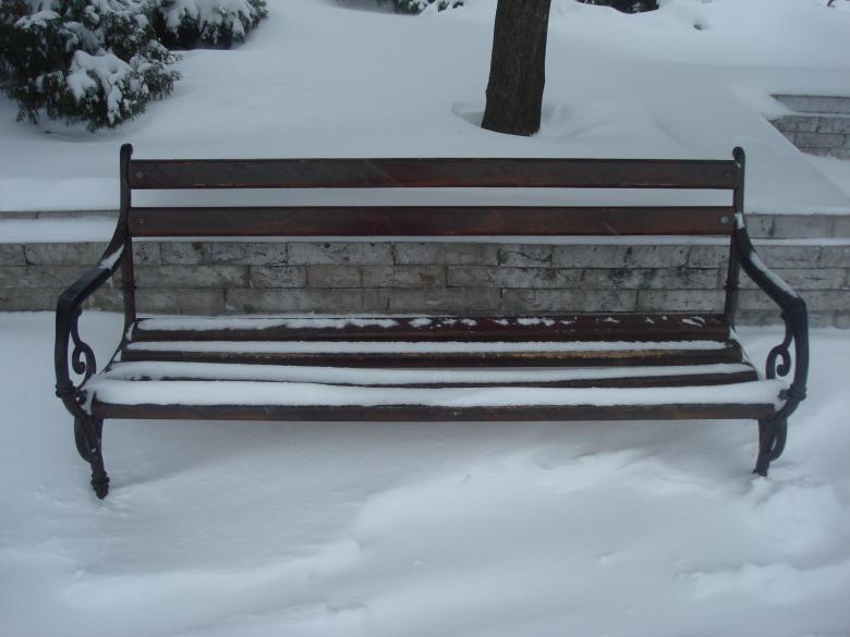 Free stock image of Snowy bench created by Boris Kyurkchiev