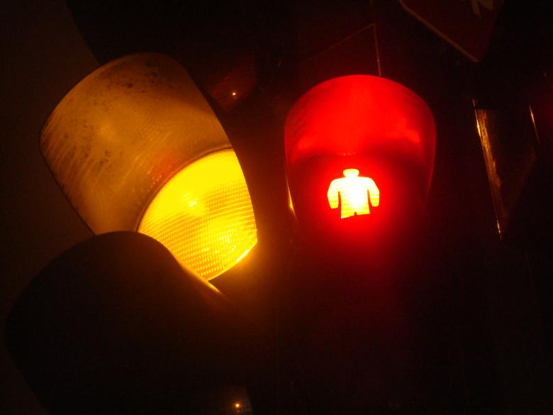 Free stock image of Yellow traffic light created by Boris Kyurkchiev