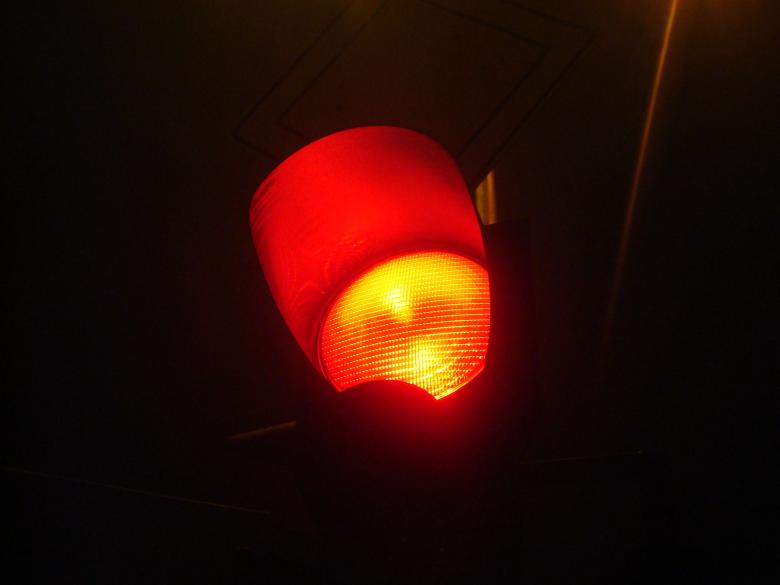 Free stock image of Red traffic light created by Boris Kyurkchiev
