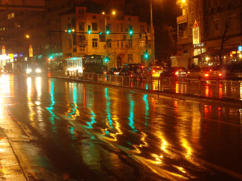 Free stock image of Traffic at night created by Boris Kyurkchiev