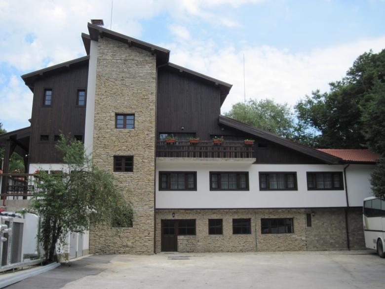 Free stock image of Alpine hotel created by Boris Kyurkchiev