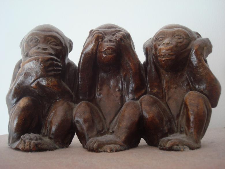 Free stock image of Monkeys wooden statue created by Boris Kyurkchiev