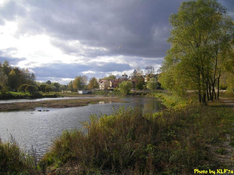 Free stock image of Autumn in Pskov created by Sergey