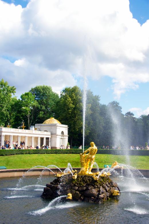 Free stock image of Samson and Lion Fountain created by 2happy