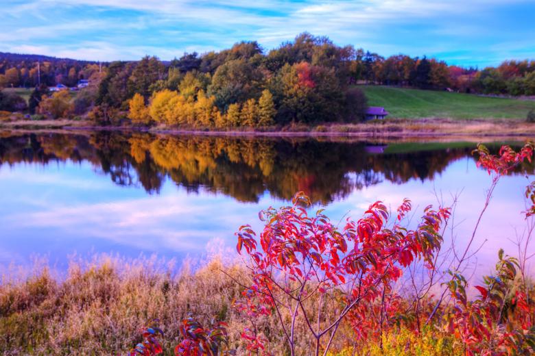 Free stock image of Autumn Lake created by Geoffrey Whiteway