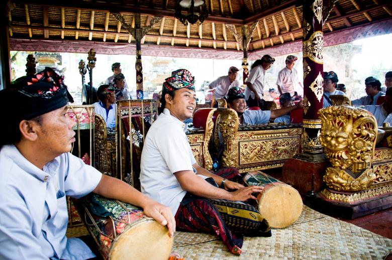 Free stock image of Men play traditional gamelan percussion  created by Luka