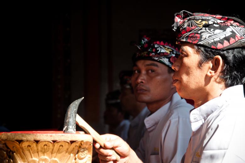 Free stock image of Men play traditional gamelan percussion  created by Luka