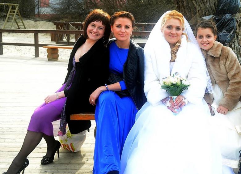 Free stock image of Nice Family with Bride created by balbir