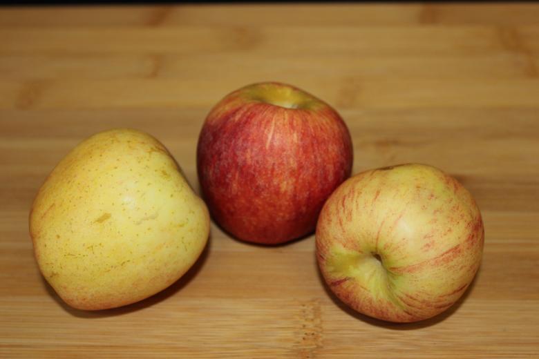 Free stock image of 3 Apples created by Darren Lewis