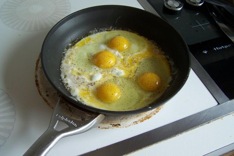 Free stock image of Eggs Frying created by delicopsch56
