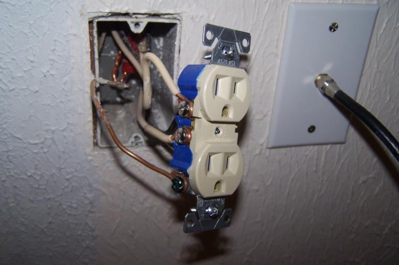 Free stock image of Electric Outlet Exposed created by delicopsch56
