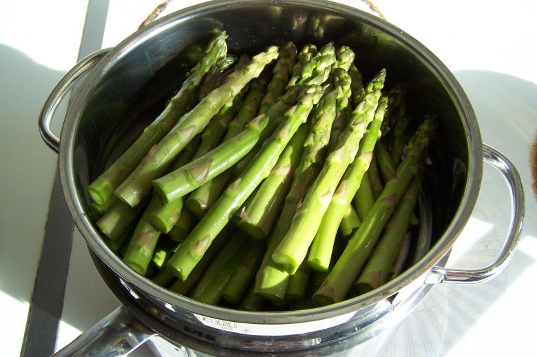 Free stock image of Asparagus in steamer created by delicopsch56