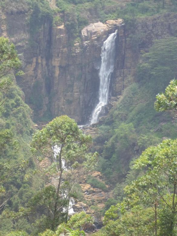 Free stock image of Waterfall created by Amila Viduranga