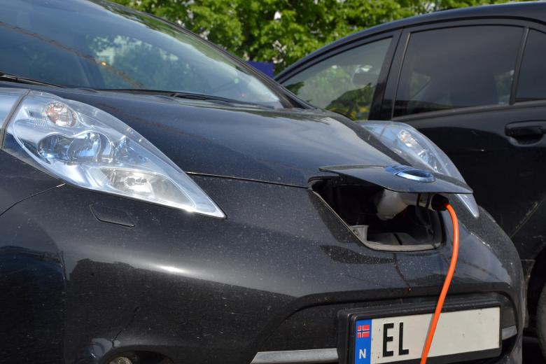 Free stock image of Charging Nissan Leaf created by Tomas Adomaitis