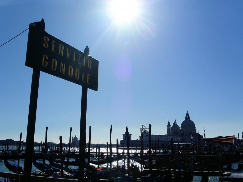 Free stock image of Gondola station created by Geoff Dallimore