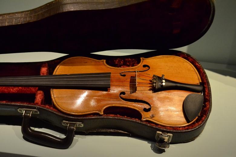Free stock image of Fiddle detail created by Tomas Adomaitis