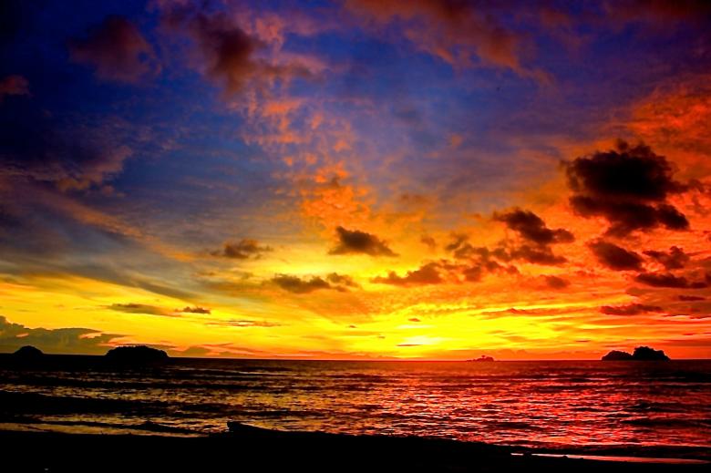 Free stock image of Sunset on Kai Bae Beach created by Vincent Barlet