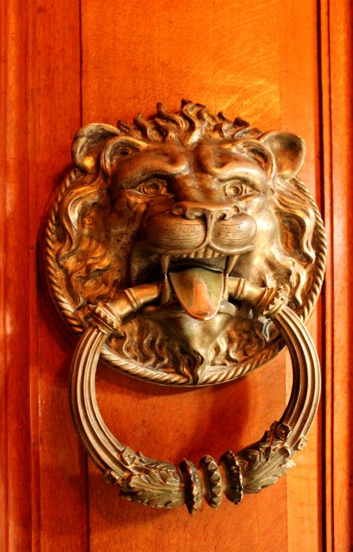 Free stock image of Ornate ancient door knocker created by Jack Moreh