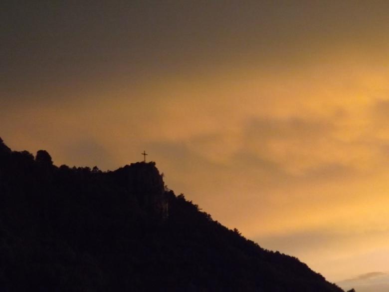 Free stock image of Orage sur la croix du Dam created by Sitadom