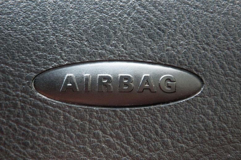 Free stock image of Airbag steering wheel symbol created by Luka