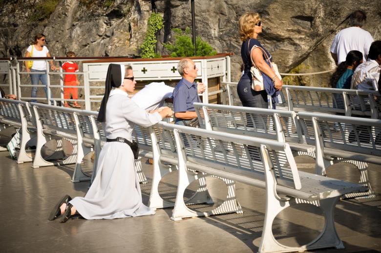 Free stock image of Sister nun praying created by Luka