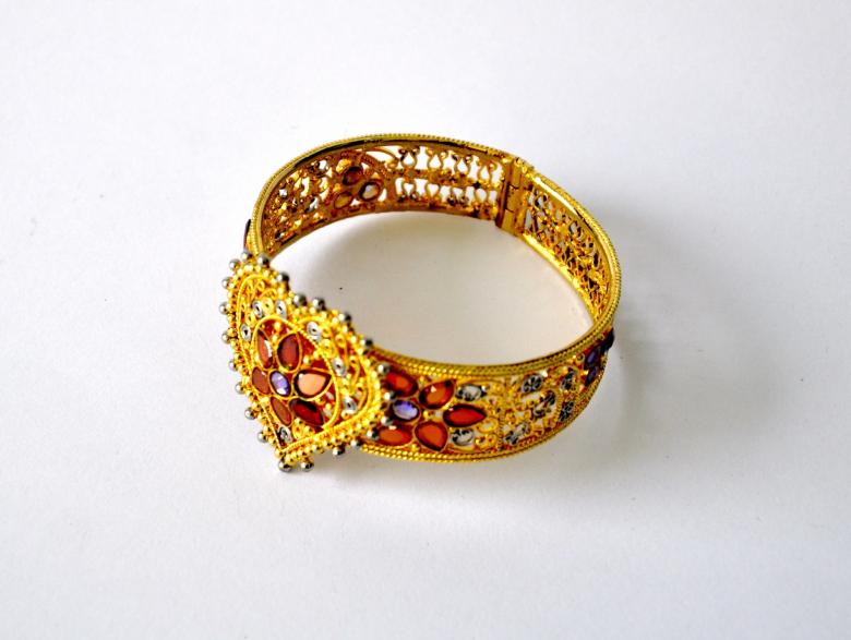 Free stock image of Gold Bangle created by Bilal Aslam