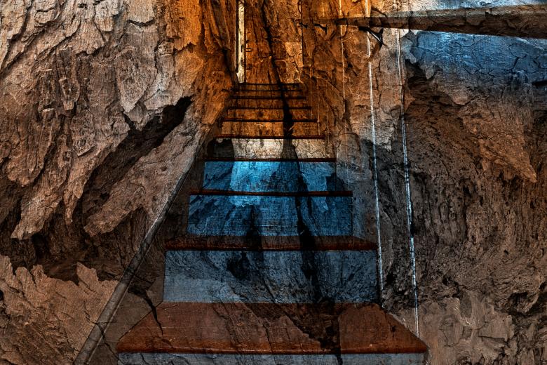 Free stock image of Cracked Wood Staircase created by Nicolas Raymond