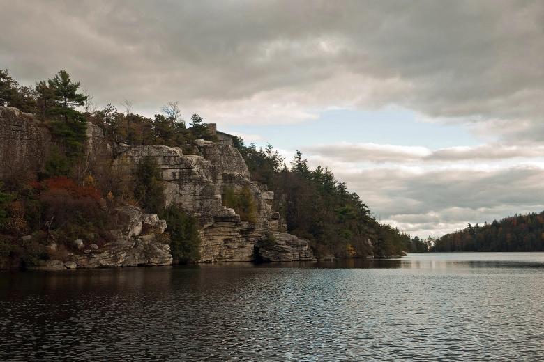 Free stock image of Lake Minnewaska created by Eric Yuen