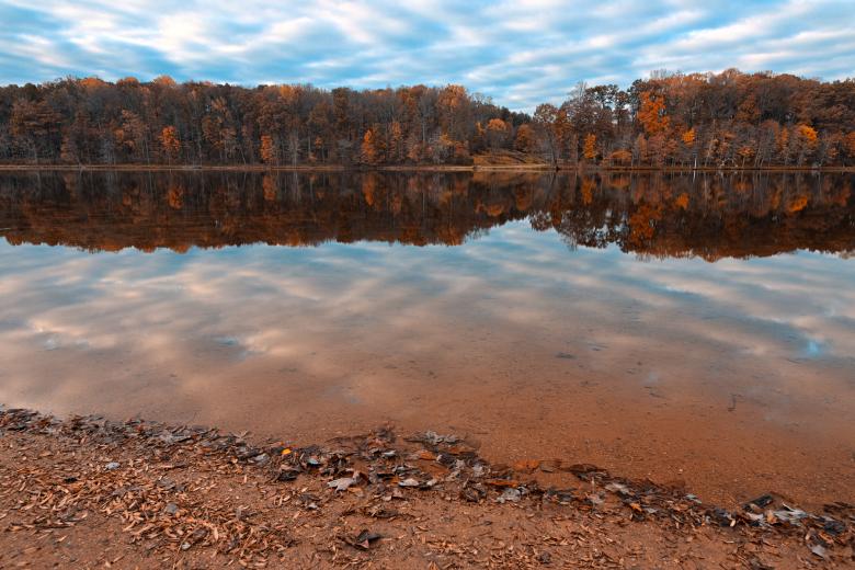 Free stock image of Rustic Autumn Lake created by Nicolas Raymond