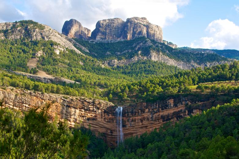 Free stock image of Waterfall created by Unsplash