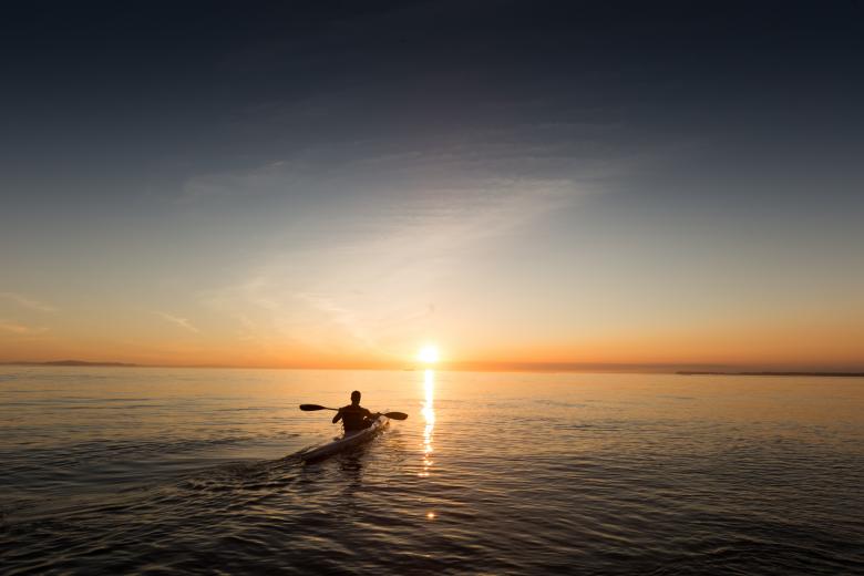 Free stock image of Bright glare created by Unsplash