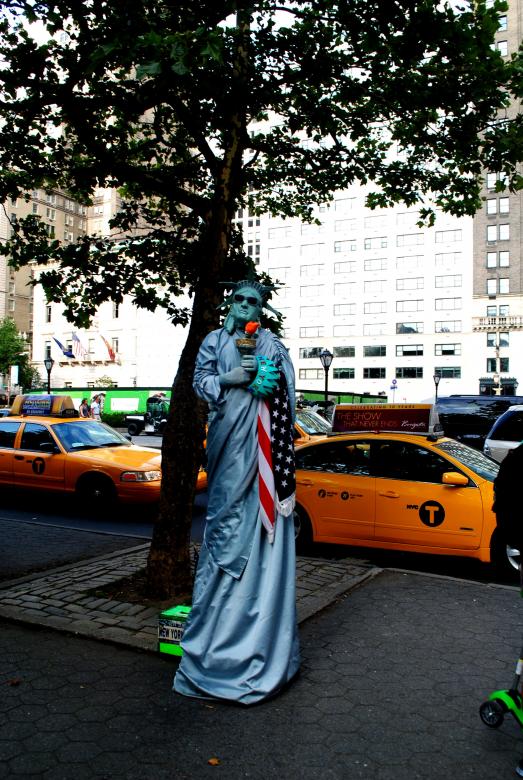 Free stock image of Statue of Liberty created by Bee 