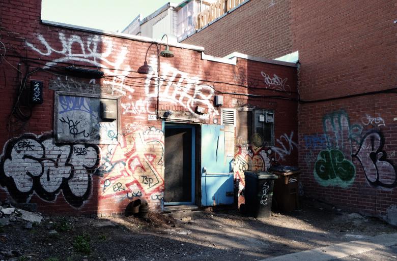 Free stock image of Building with Graffiti created by Life of Pix
