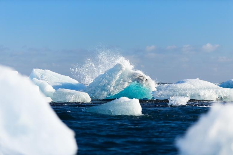 Free stock image of Icebergs Collapsing created by Unsplash