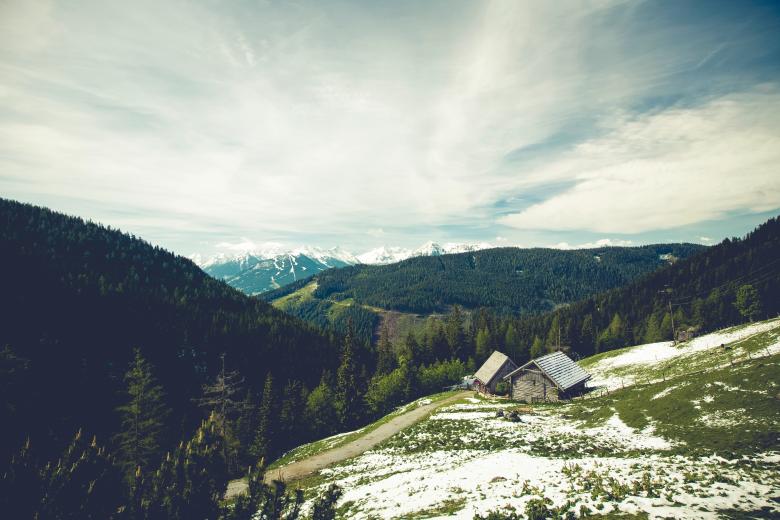 Free stock image of Wooden house on the Mountain created by Unsplash