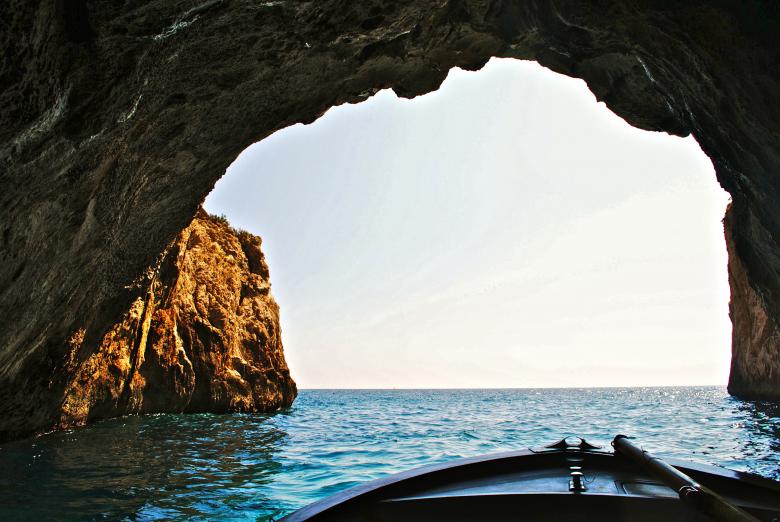 Free stock image of Under the Cliff created by Unsplash