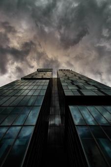 Clouds over the Skyscraper - Free Stock Photo