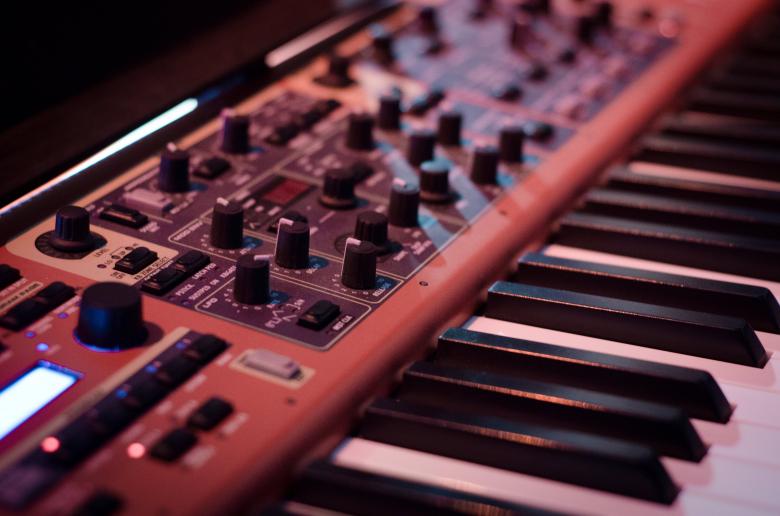 Free stock image of Electric Piano created by StockSnap
