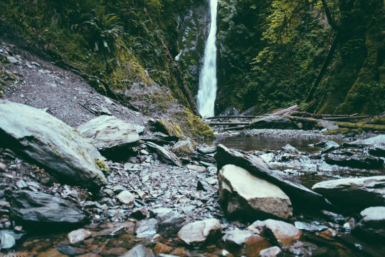 Free stock image of Waterfall created by Unsplash