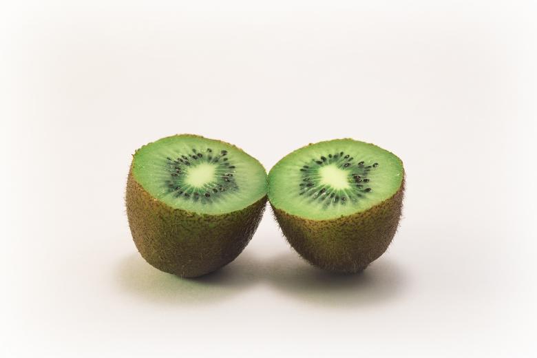 Free stock image of Kiwi created by Pixabay