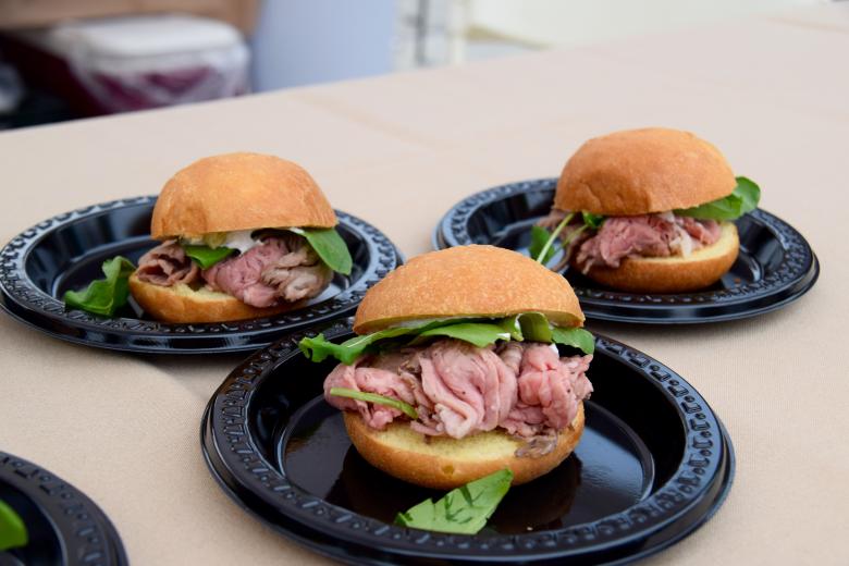 Free stock image of Burger Sandwidges created by Pixabay