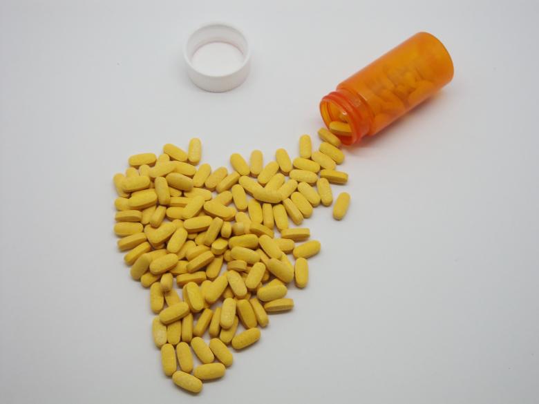 Free stock image of Pills created by MAKAKIKUS
