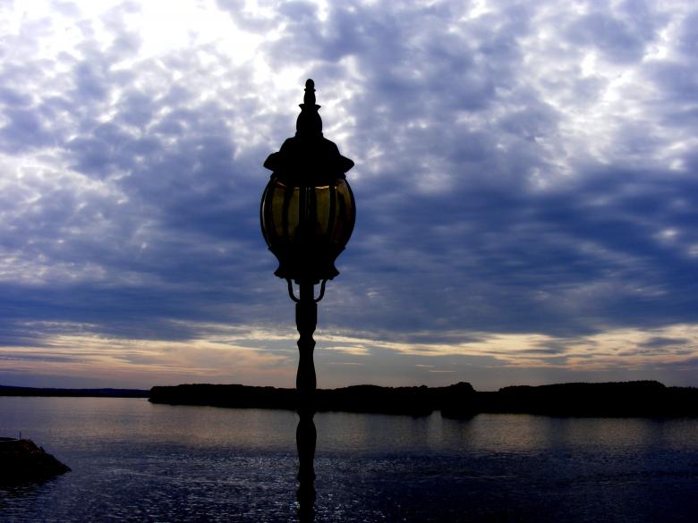 Free stock image of Lantern on the Shore created by Pixabay